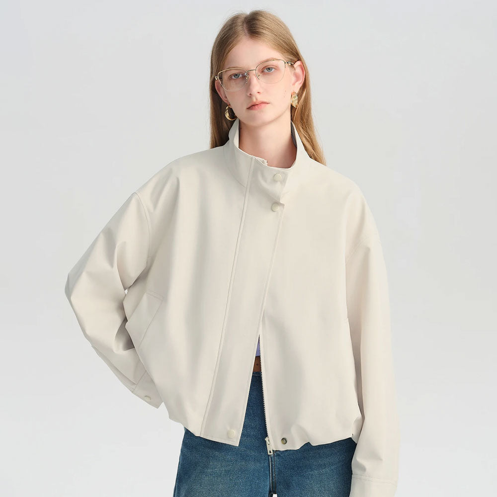 Kurze Freizeitjacke mit Stehkragen