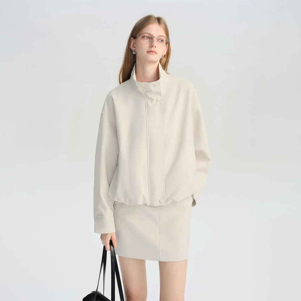 Kurze Freizeitjacke mit Stehkragen