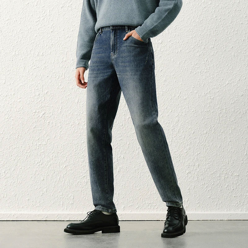 Stretchjeans mit schmal zulaufender Passform