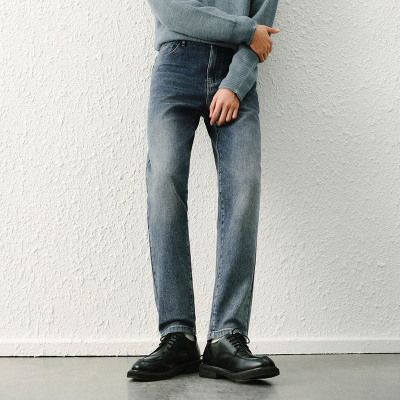 Stretchjeans mit schmal zulaufender Passform