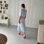 Maxikleid mit Spitze und Schlitz